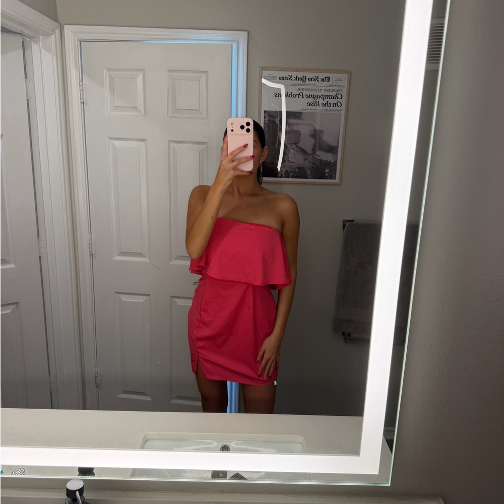 Superdown Strapless Flowy Pink Mini Dress